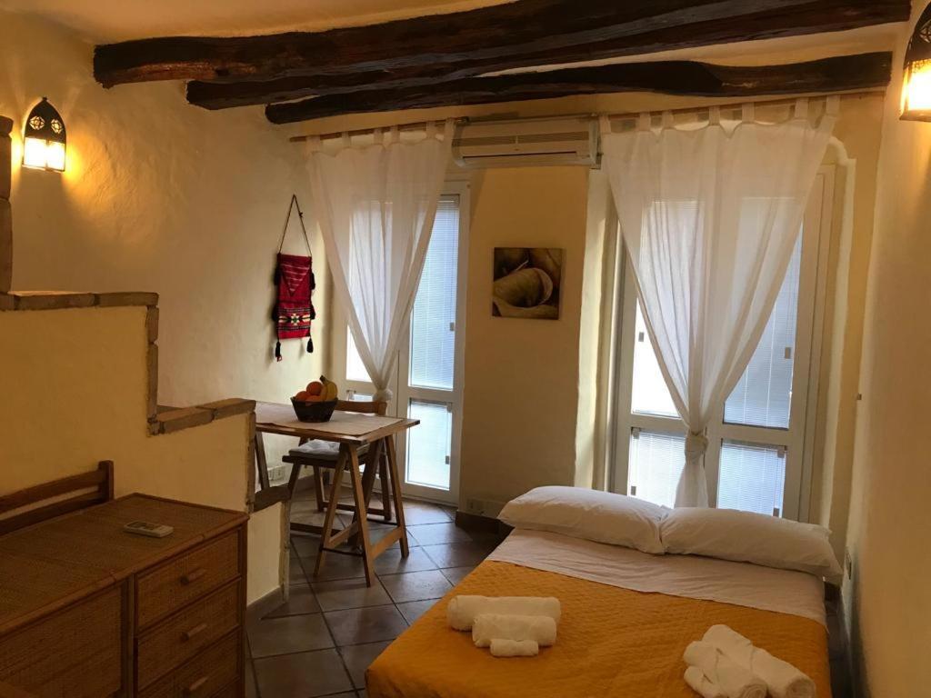 Lo Sguardo Sul Corso - Appartamento Intero Cagliari Luaran gambar